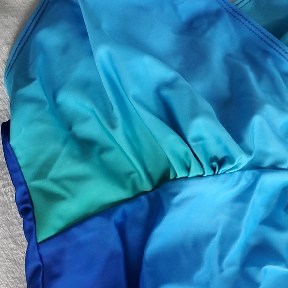 Blue and green ombre one piece - Picture 9 of 9